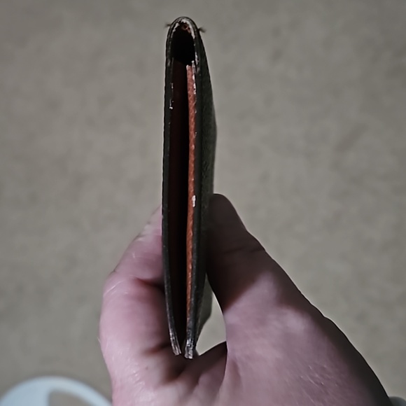 Authentic Louis Vuitton Monogram Card holder W/ Certificate of Authentication - Picture 9 of 10